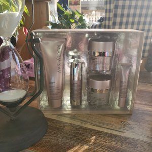 Mary Kay TimeWise Repair Volu-Firm  Set